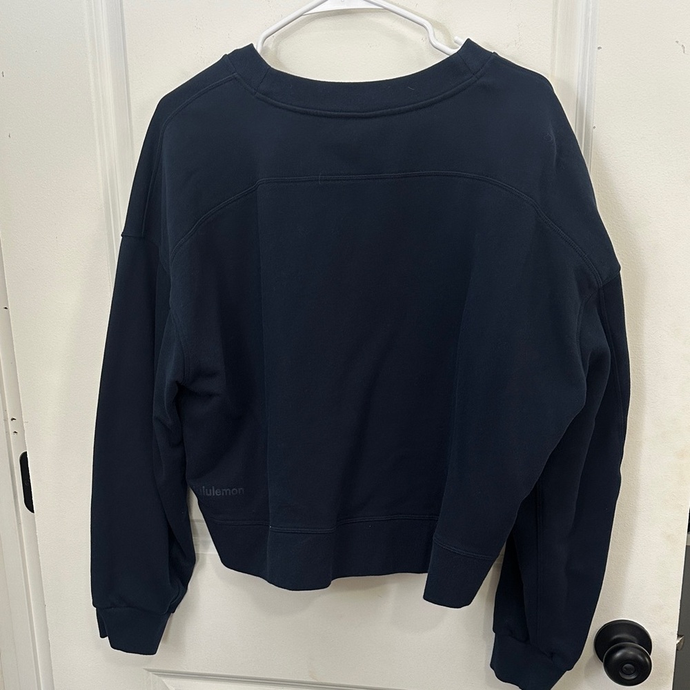 Lululemon Perfectly Oversized Cropped Crew Sweatshirt Size 12 Navy - Picture 2 of 5